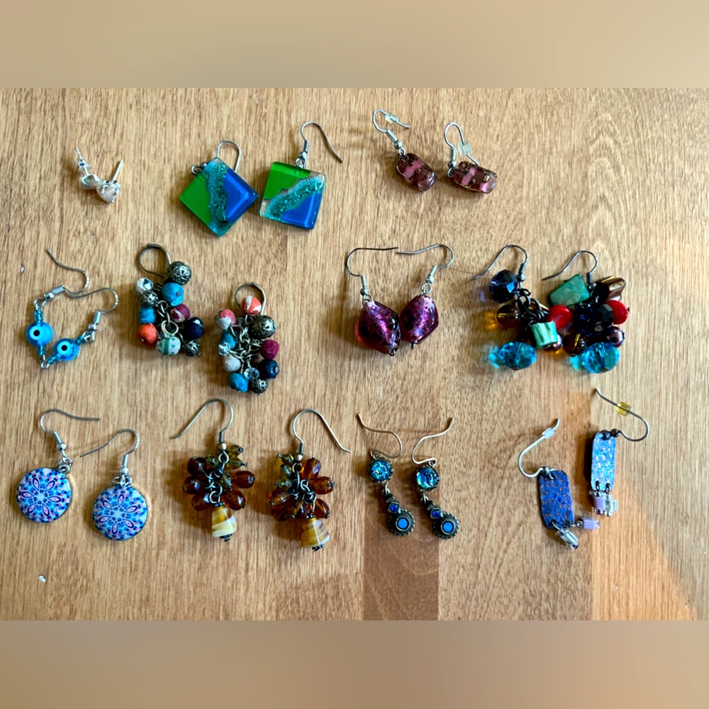 Bundle of 11 pairs small earrings